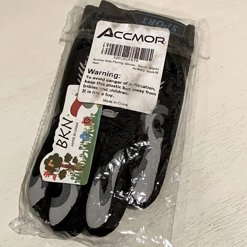 2 pair Kids sports gloves, Medium (est age 4-10 yrs)